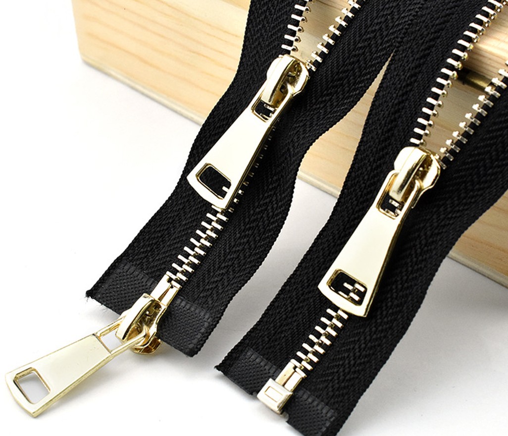 Gold metal zippers with custom pullers